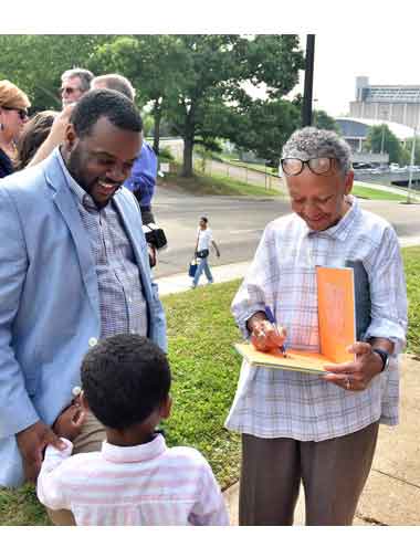 Nikki Giovanni Picture
